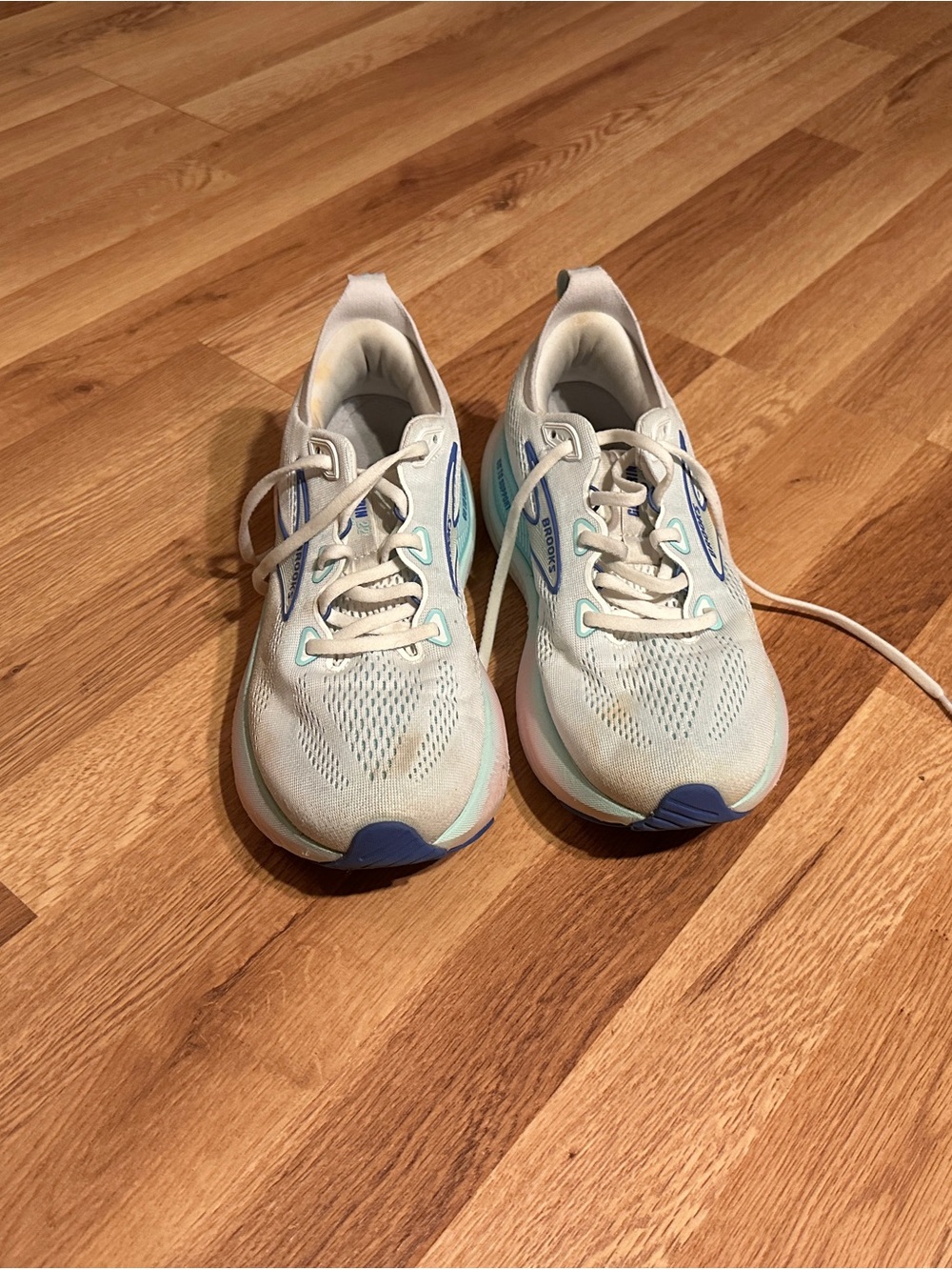 Brooks White Running Sneakers Size 9 - Picture 4 of 5